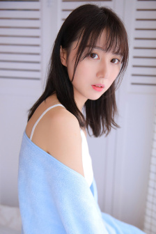 不戴胸罩的已婚妇女2